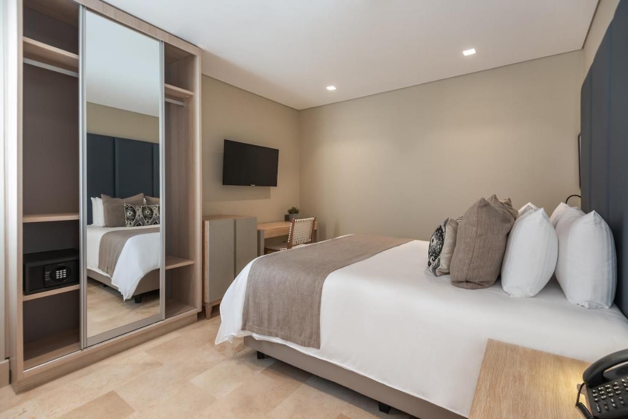 Oz Luxury 4*