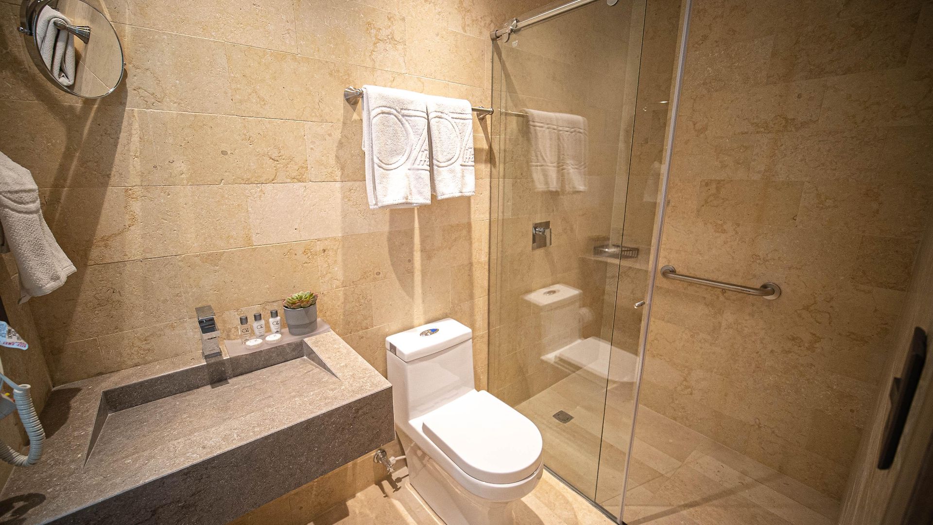 Oz Luxury Hotel
