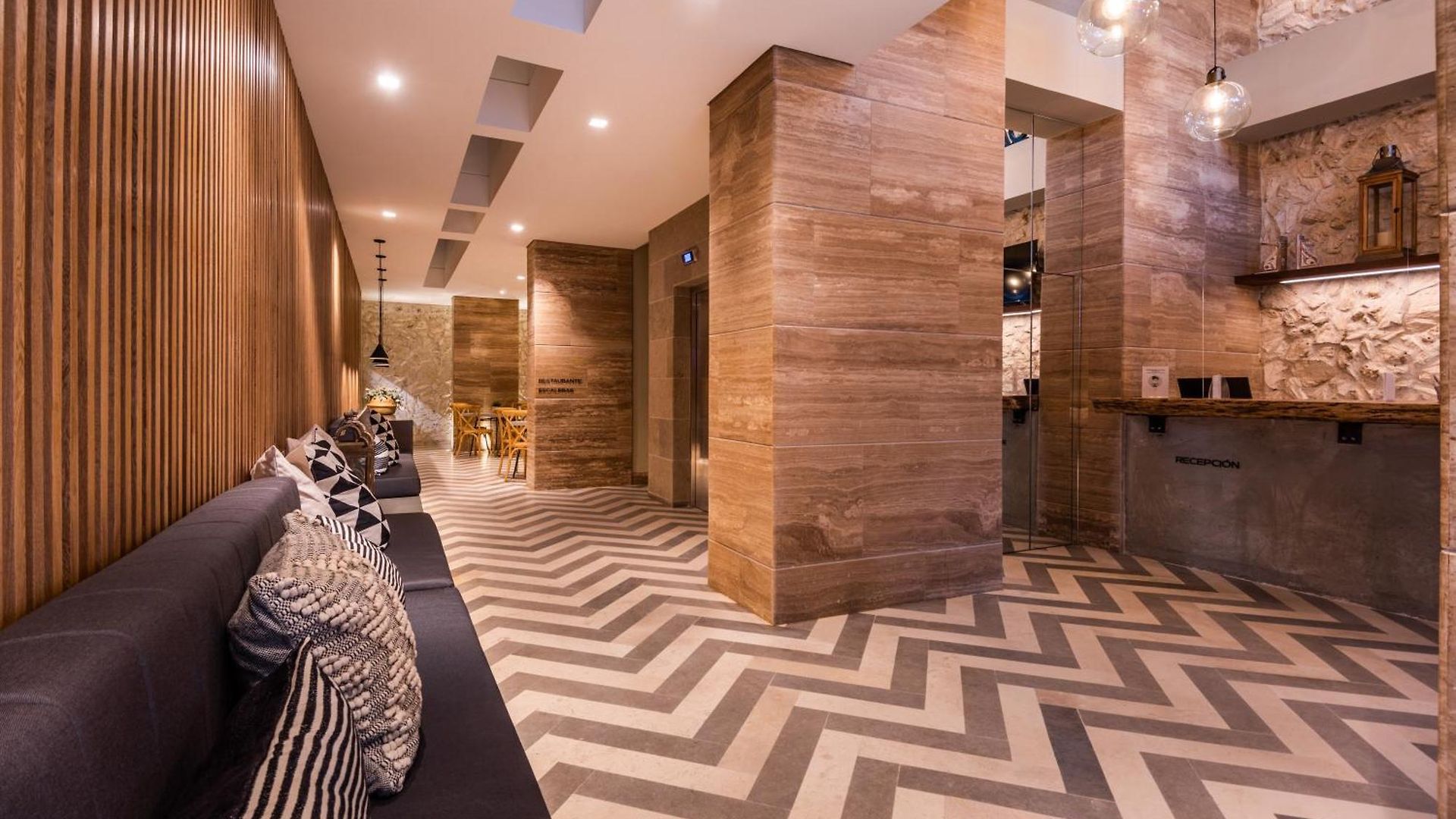 Oz Luxury 4*