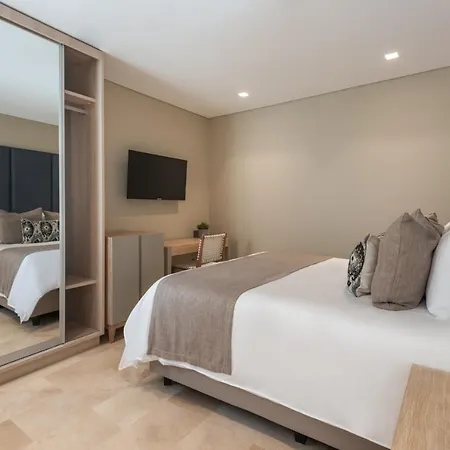 Oz Luxury 4*