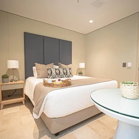 Oz Luxury Hotel 4*