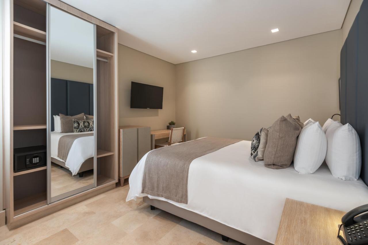 Oz Luxury 4*