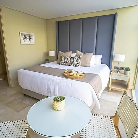 Oz Luxury Hotel