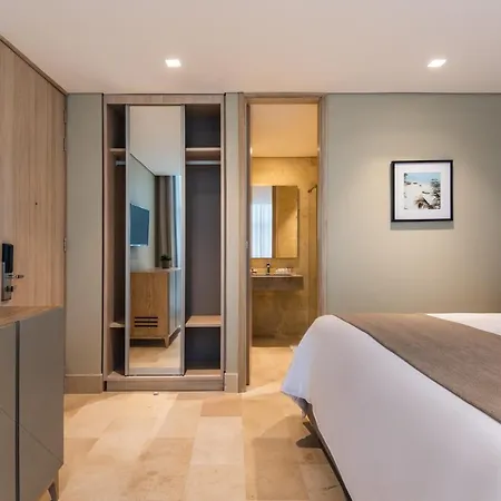 Oz Luxury Hotel 4*