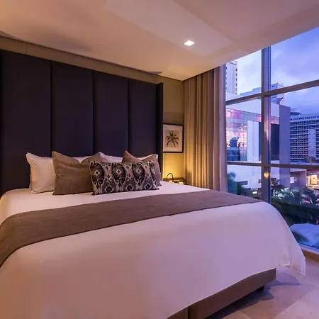 Oz Luxury Hotel 4*